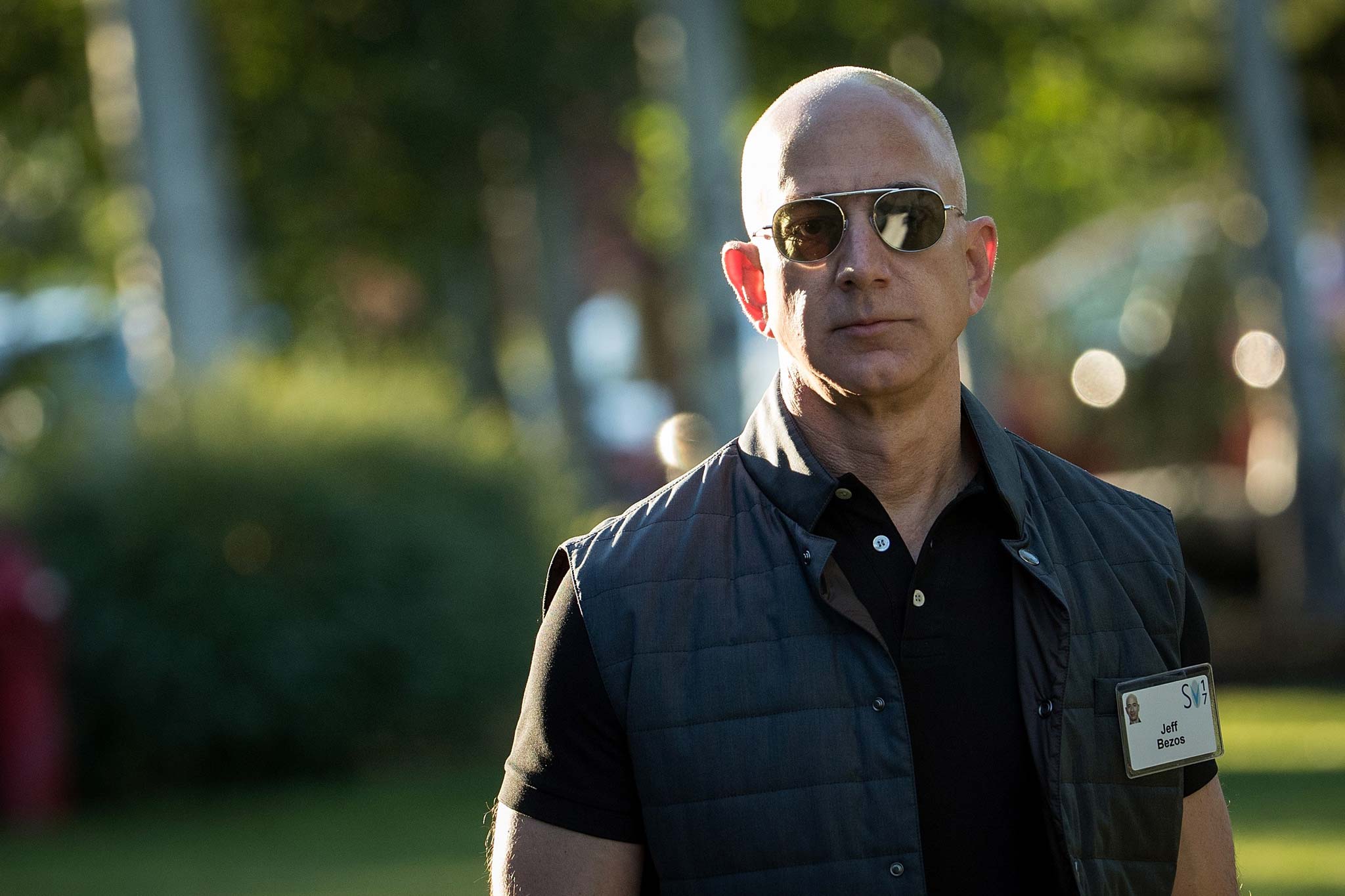 Jeff Bezos: ông là ai, xây dựng Amazon thế nào?